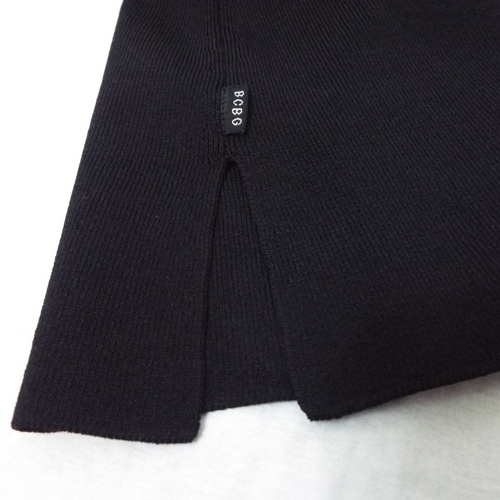BCBGMaxAzria Black and White V-Neck Ribbed Knit Sweater Dress Size Small - Picture 5 of 10